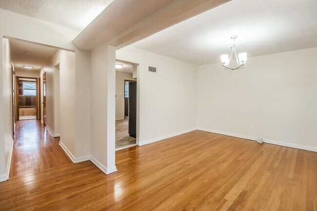 Building Photo - (852) 7434-36 Delmar