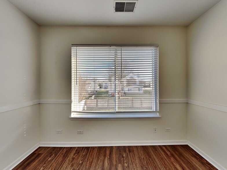 Building Photo - 1982 Conway Ln