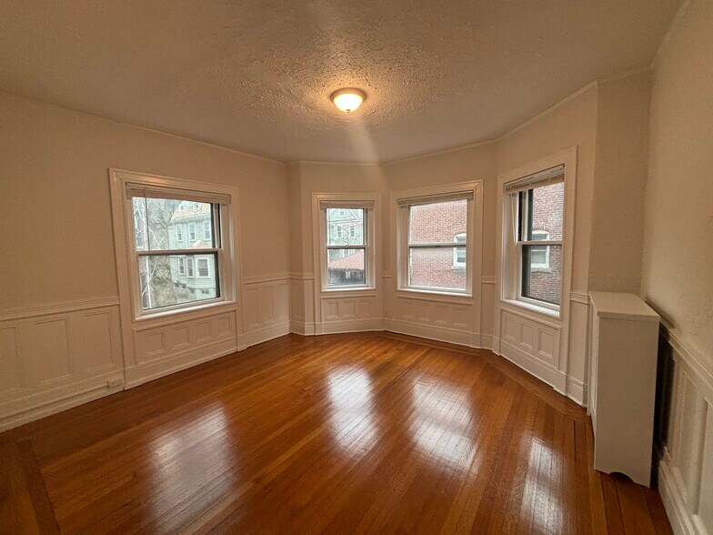 Building Photo - 6 Beals St