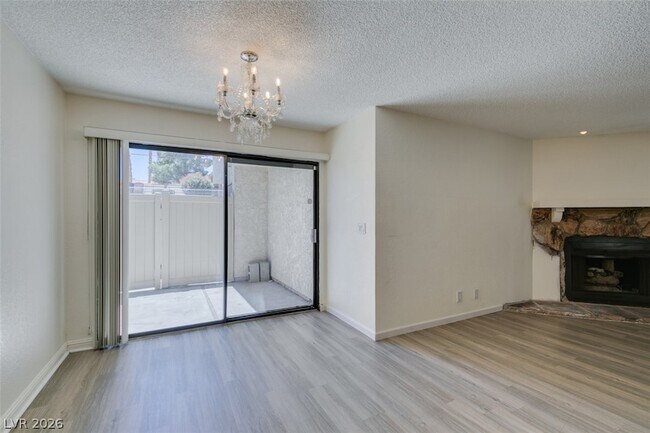 Building Photo - 2127 Pine Breeze Ln