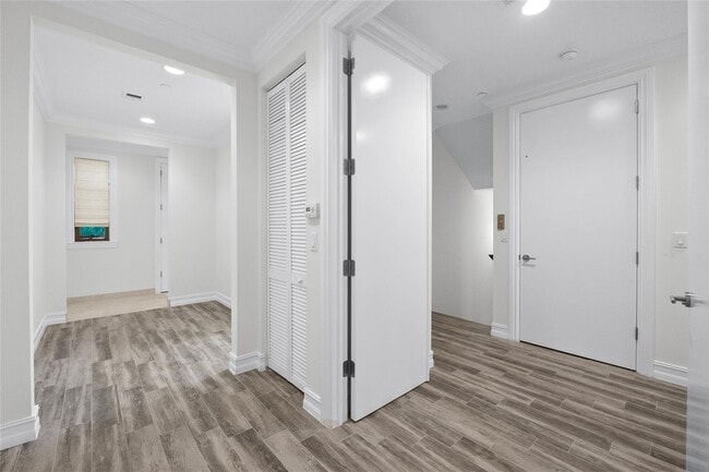 Building Photo - 105 Isle of Venice Dr