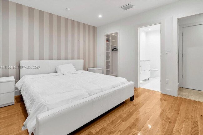 Building Photo - 415 Rovino Ave