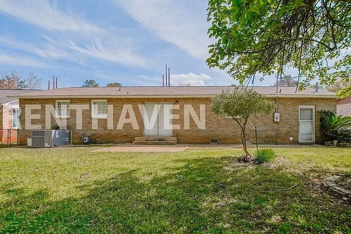 Building Photo - 209 Avery Ln