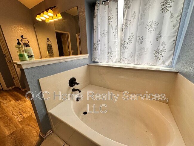 Building Photo - 10716 NW 31st Terrace