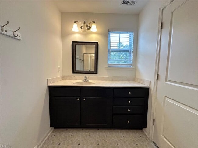 Building Photo - 2802 Rowling Wy