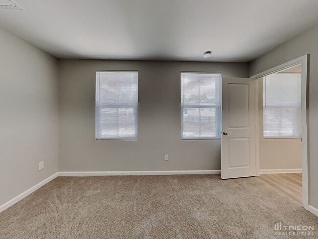 Building Photo - 950 Sequoia Dr