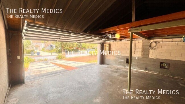 Building Photo - 1807 N Park Ave