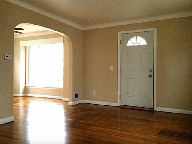 Building Photo - 3934 Wallwerth Dr