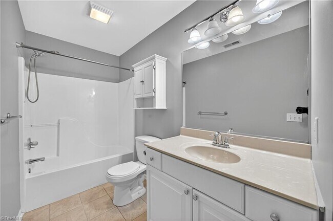 Building Photo - 4018 Berkshire Ct