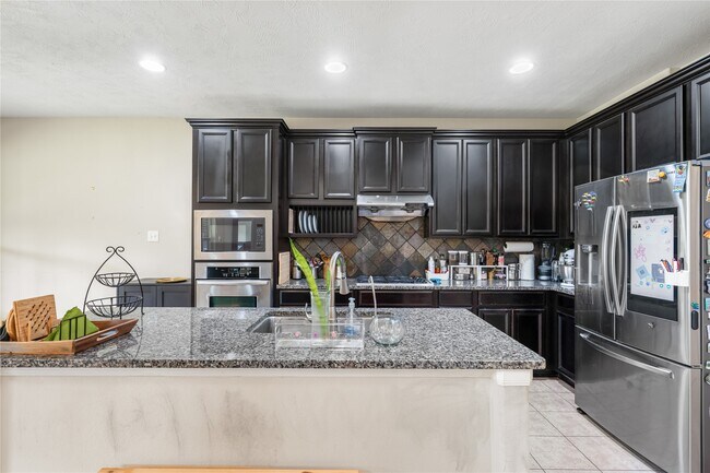 Building Photo - 6819 Lavington Way