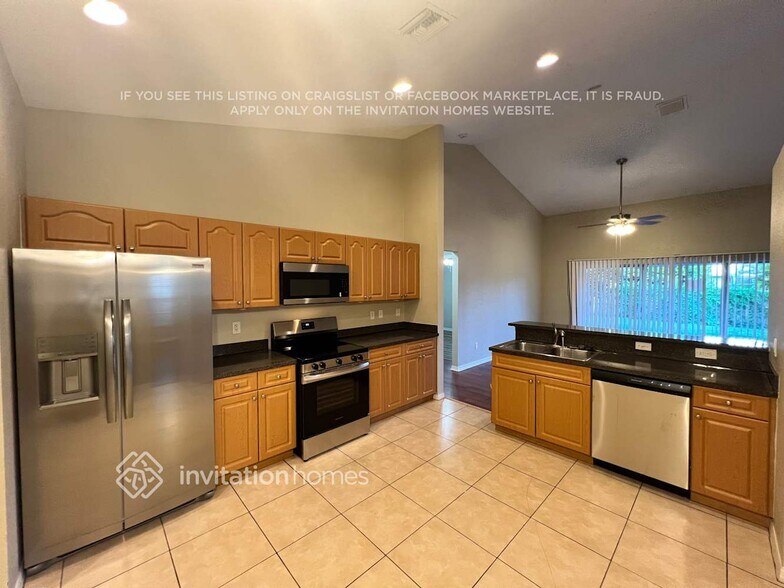 Building Photo - 2265 SW Picture Terrace