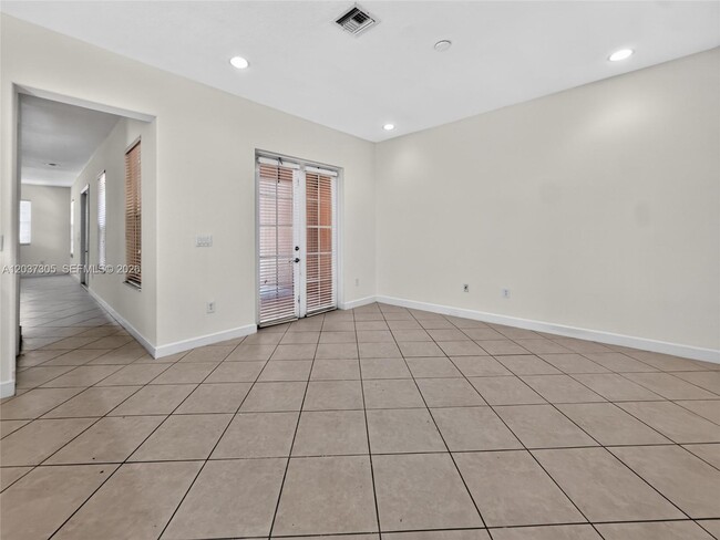 Building Photo - 625 SW 146th Terrace