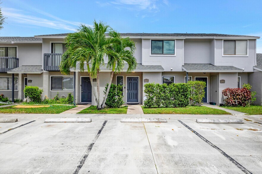 Building Photo - 5903 Channel Dr