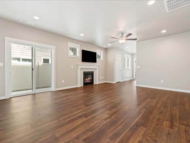 Building Photo - Coming Soon in Meridian! 3 Bed Beauty w/ A...