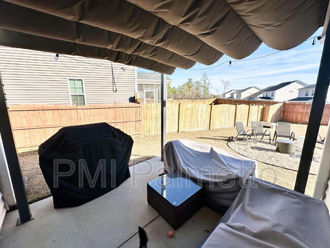 Building Photo - 1059 Ashcroft Cir