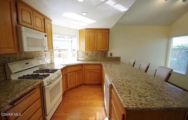 Building Photo - 6797 Oak Forest Dr