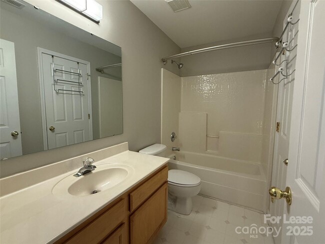 Building Photo - 8811 Singleton Ct