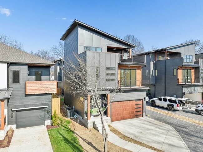 Building Photo - 4 Belle Forrest Ave