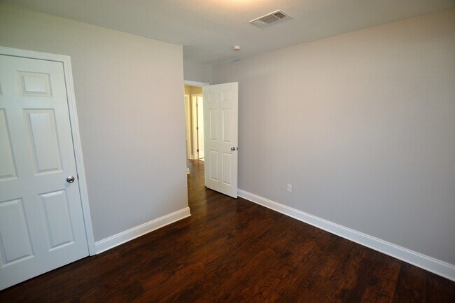 Building Photo - Newly renovated home in Beau Village Subdivision in Denham Springs near I-12