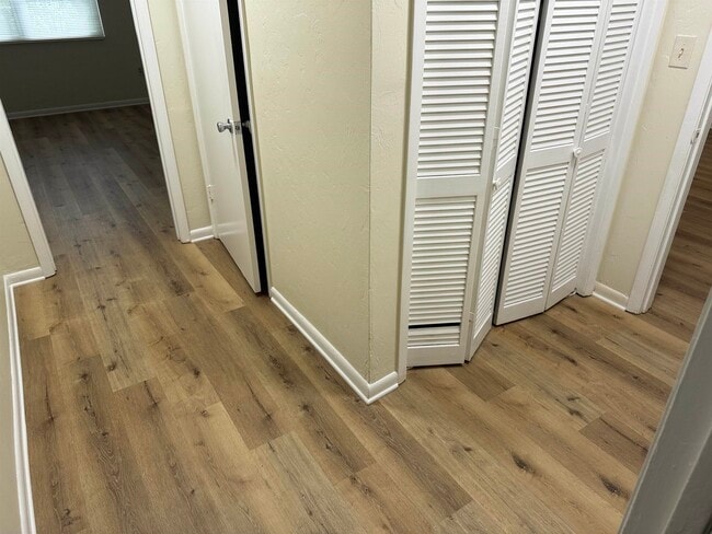 Building Photo - 1503 Valley Rd