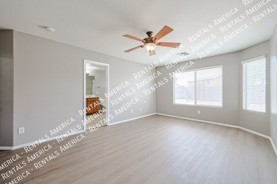 Building Photo - 6814 S 36th Ln