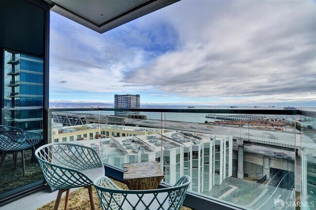 Building Photo - 401 Harrison St