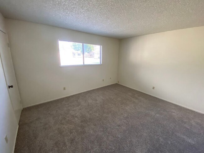 Building Photo - 3 Bedroom 2 Bath Home In Rosemont Open House Friday May 8th 4-4:30 PM