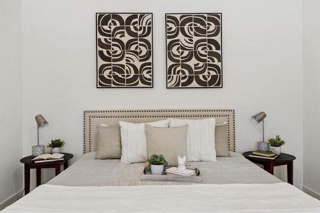 Building Photo - 2900 Sabinal Trail