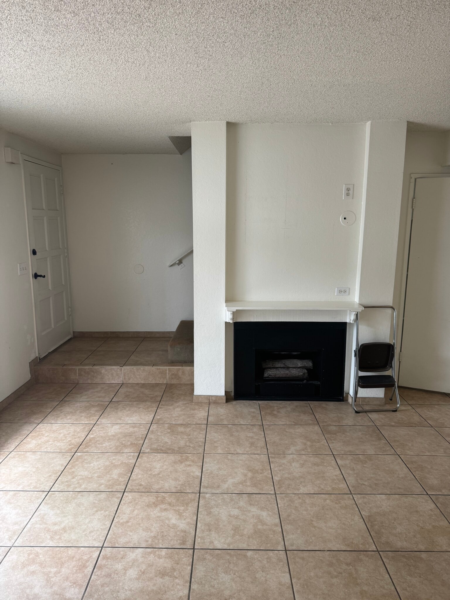 Building Photo - 4686 Pinecrest Cir