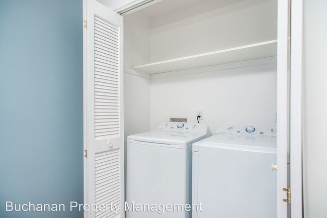 Building Photo - 2902-2912 Jarvis St