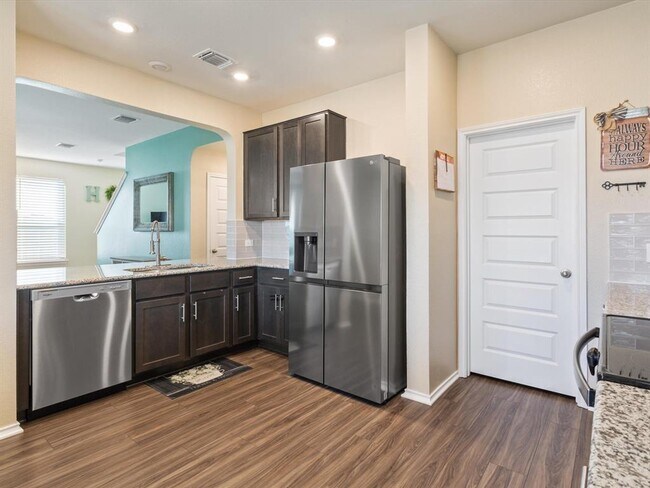 Building Photo - 753 Bailey Park Dr