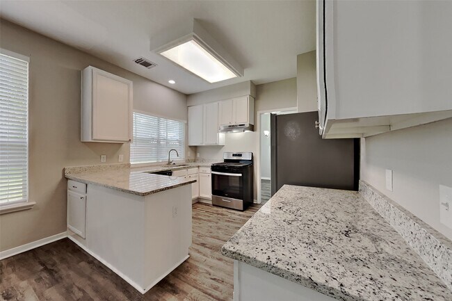 Building Photo - 22923 Rainbow Bend Ln