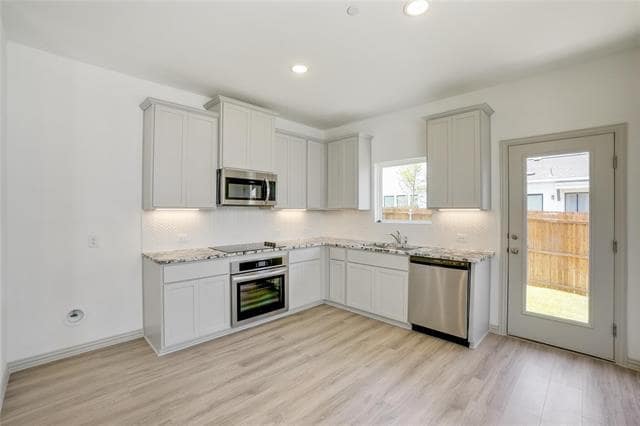 Building Photo - 1217 Lamar Dr