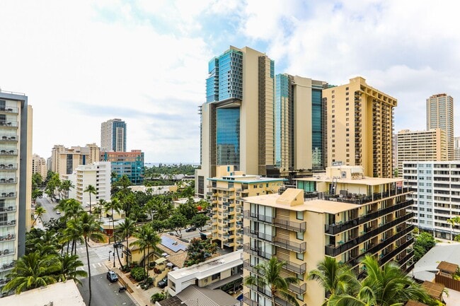 Building Photo - Aloha Towers - 2 bedroom, 2 bath corner unit with 1 covered parking stall