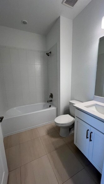 Building Photo - 584 Ranch Oak Cir