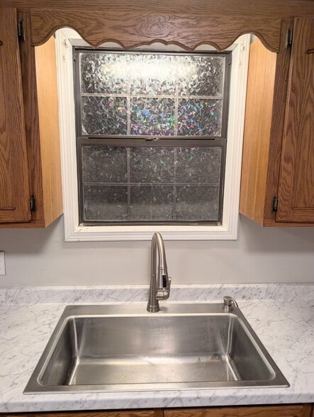 Building Photo - 200 E Jean St