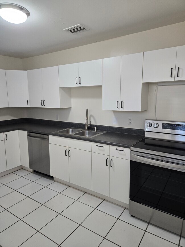 Building Photo - 3620 S Hesperides St