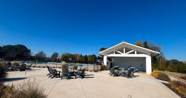 Building Photo - 131 Sarnesfield Wy
