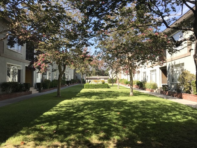 Primary Photo - 613 E Washington Blvd