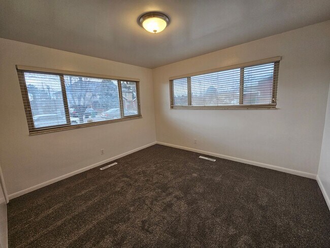 Building Photo - Remodeled 3-Bedroom Home in Orem