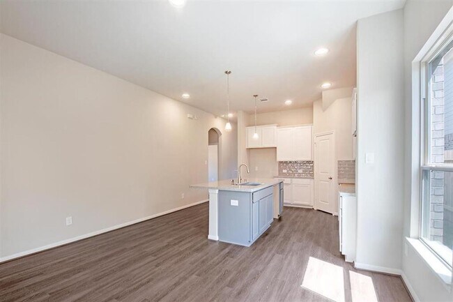 Building Photo - AVAILABLE NOW! This  3 bedroom, 2.5 bath, 1.5 story home is located in the convenient location of...