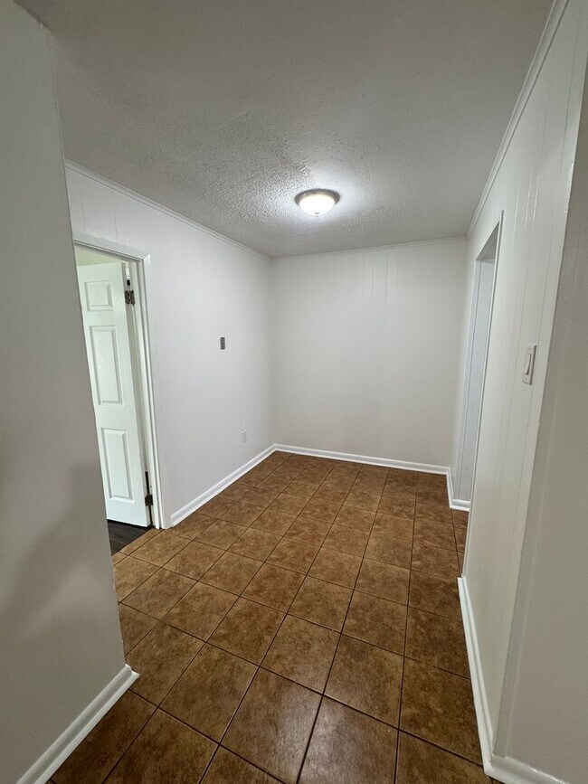 Building Photo - 6467 Park Manor Dr