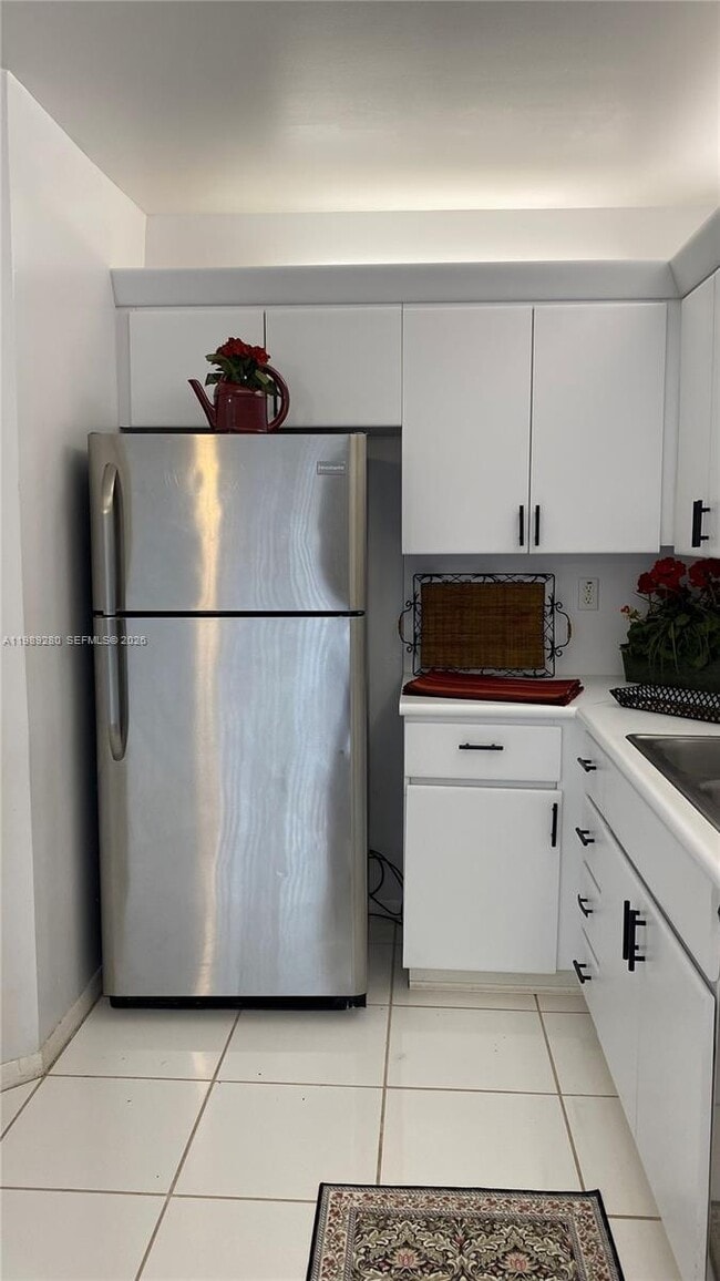 Building Photo - 543 Racquet Club Rd