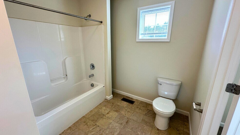 Building Photo - 344 Alexandria Ct