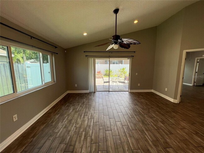 Building Photo - 8509 Bella Way