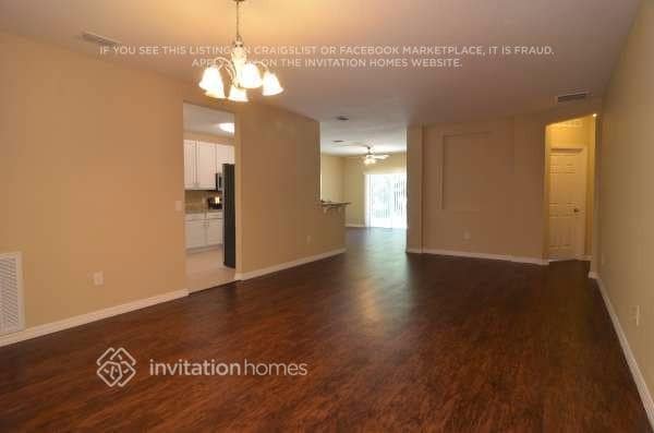 Building Photo - 6233 Radford St