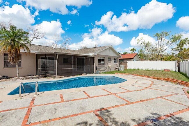 Building Photo - 2977 Palmetto Ct