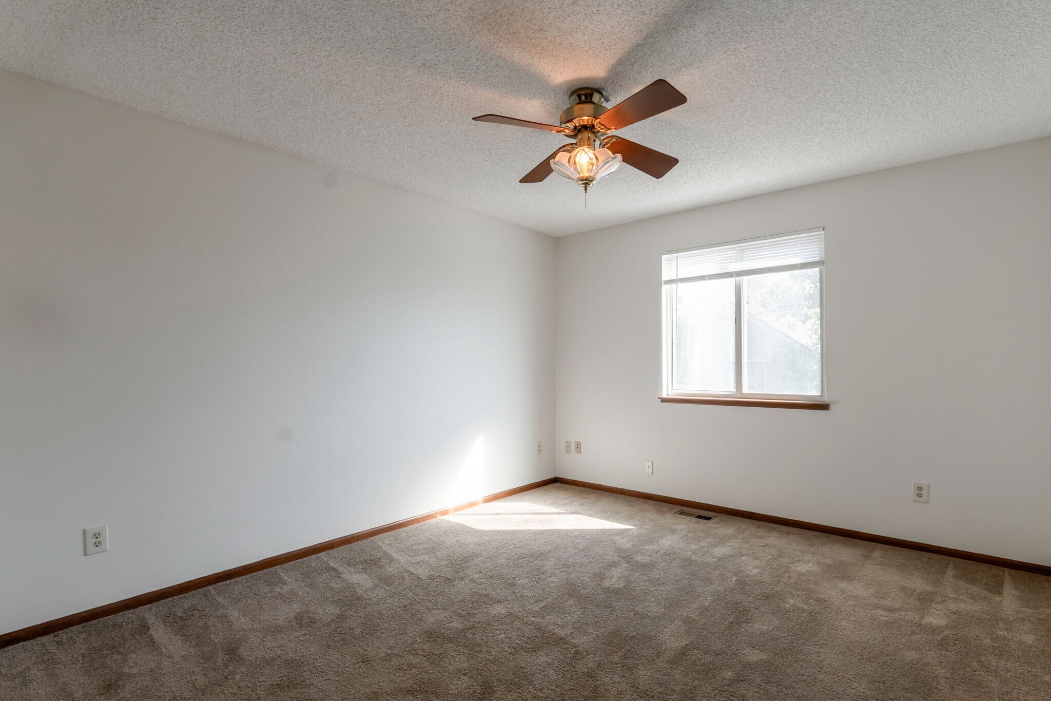 Primary bedroom - 1752 Juniper St