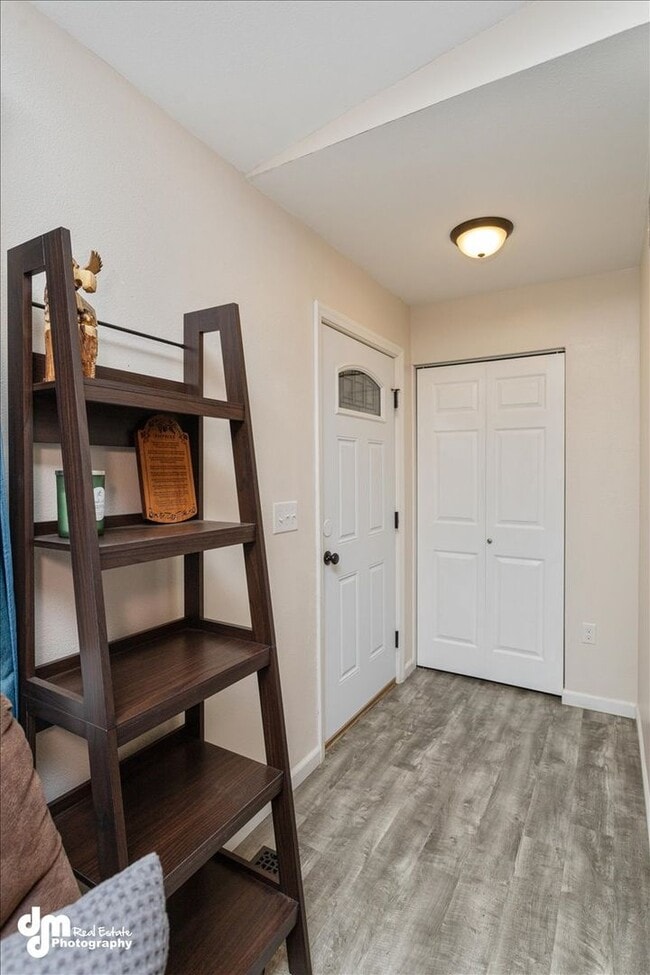 Building Photo - Cozy 3 bedroom 2 bath home w/ fully fenced...