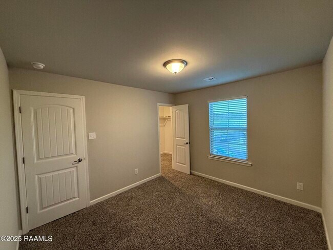 Building Photo - 200 Broussard Hl Dr